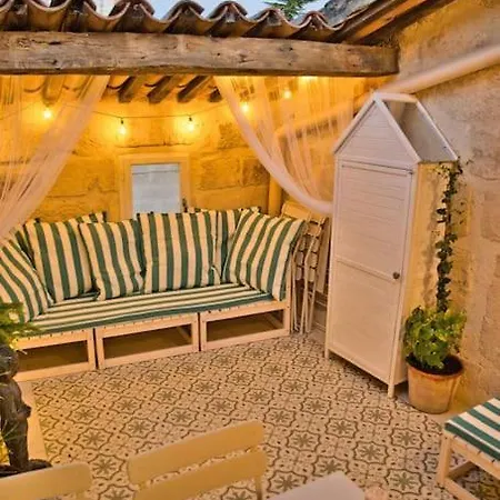 アパート Appartement-terrasse Centre Historique ユゼ
