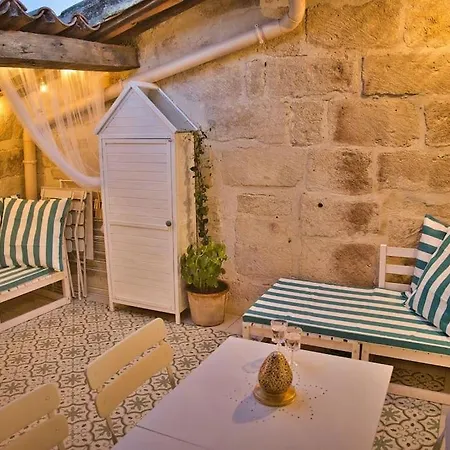 Appartement-terrasse Centre Historique アパート